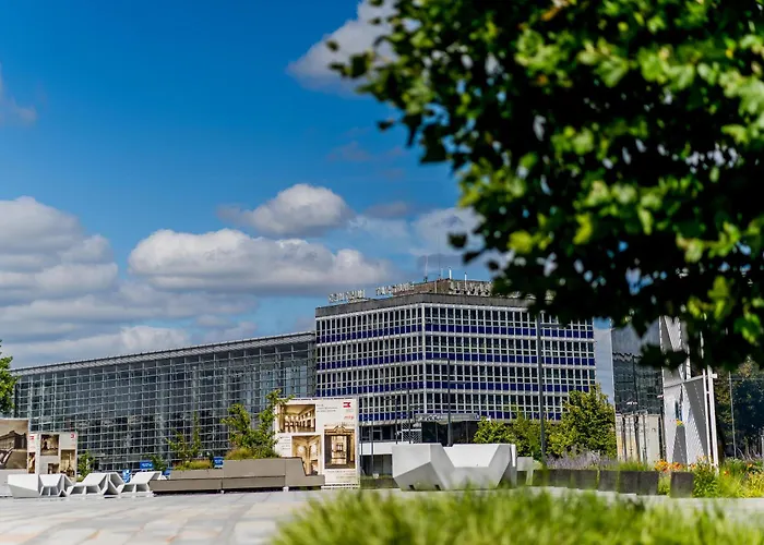 Apartment Glogowska Spacious By Bookinghost